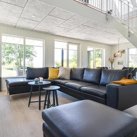 Stunning In With Kitchen Holiday home *