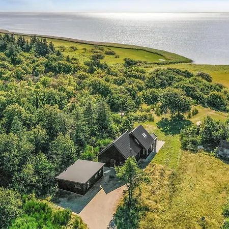 Stunning In With Kitchen Holiday home