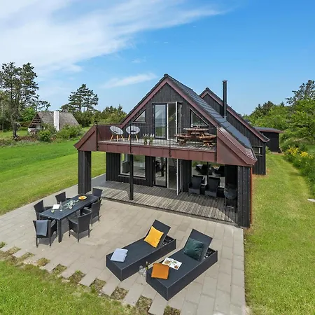 Holiday home Stunning In With Kitchen Skjern
